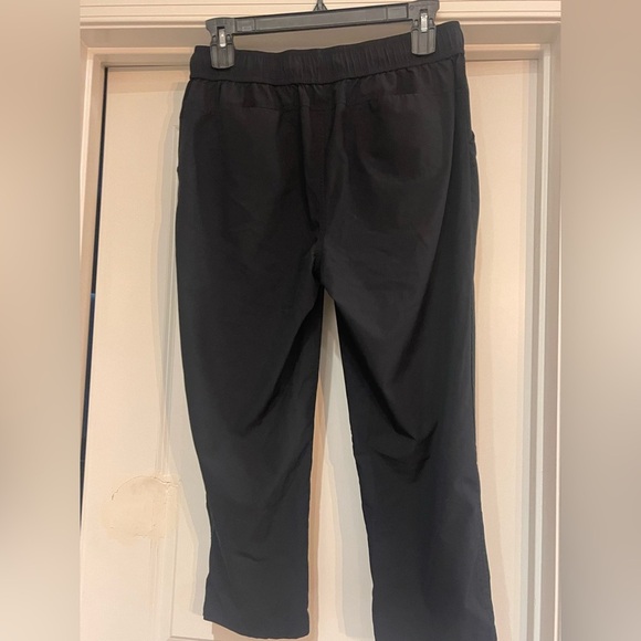 Eddie Bauer Women's Black Capri Joggers with cinch - Picture 2 of 7